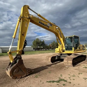 2011 KOMATSU PC200LC-8